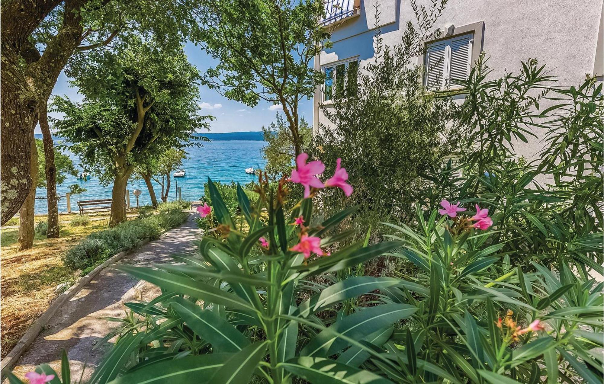 Lovely Apartment In Selce With House Sea View Exterior photo